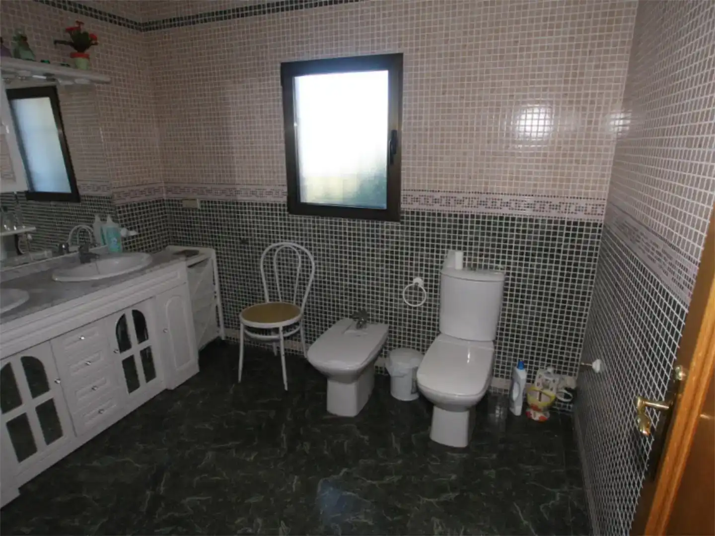 Bany de Casa o xalet en venda en Alzira amb Aire condicionat, Piscina i Balcó