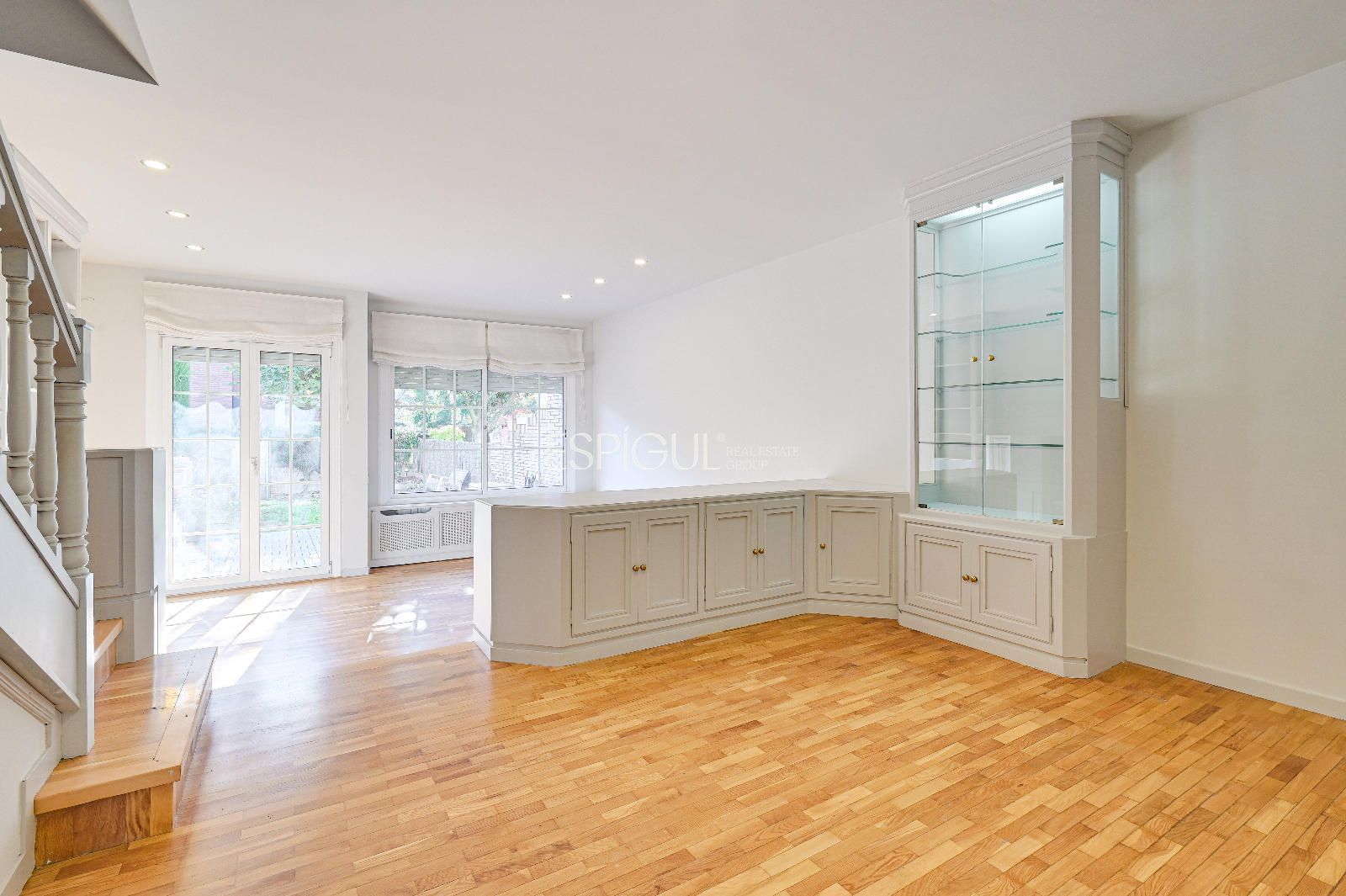 Vista exterior de Casa adosada en venda en Sant Cugat del Vallès amb Aire condicionat, Calefacció i Jardí privat