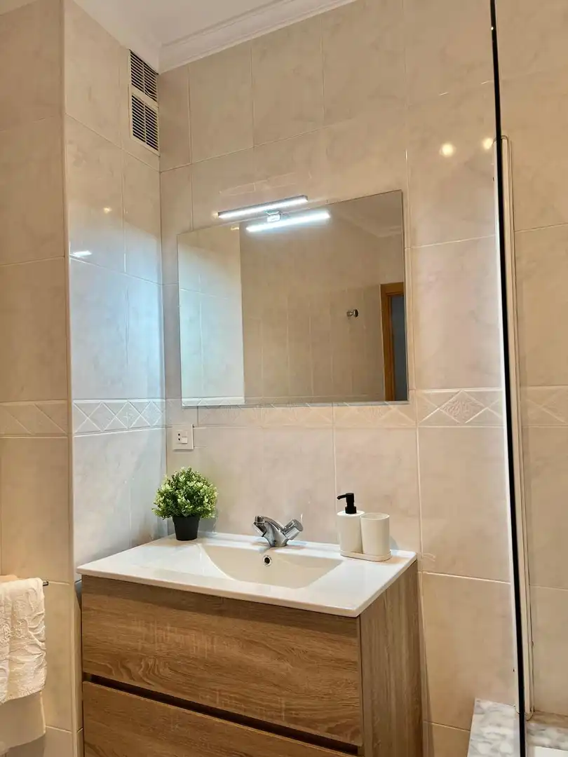 Bathroom of Flat for rent in O Grove  
