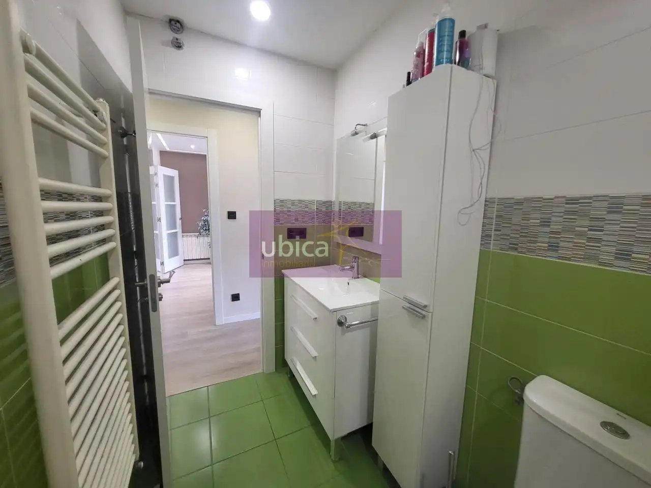 Baño de Piso en venta en Vigo  con Calefacción y Trastero