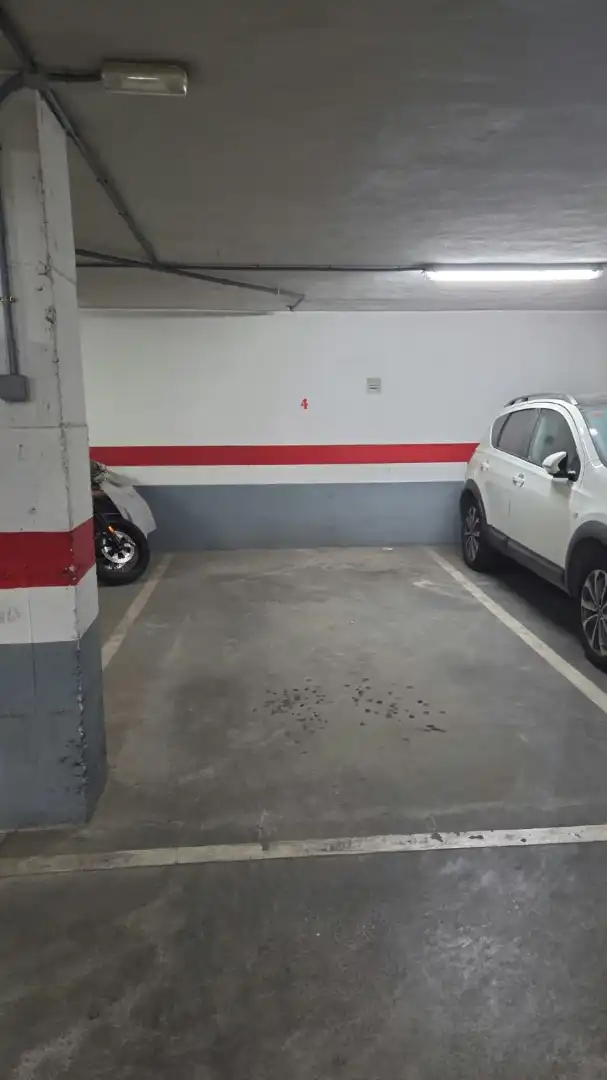 Parkplatz von Garage zur Miete in Málaga