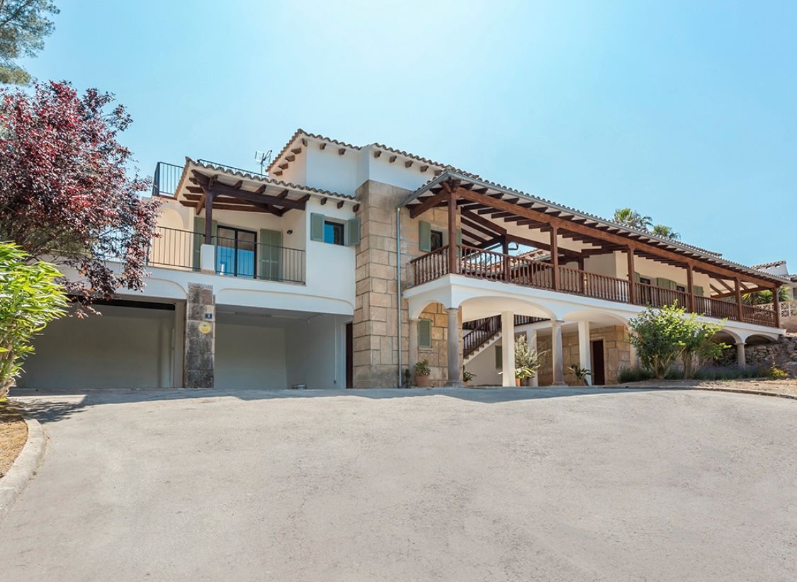 Vista exterior de Casa o xalet en venda en  Palma de Mallorca amb Aire condicionat, Jardí privat i Terrassa