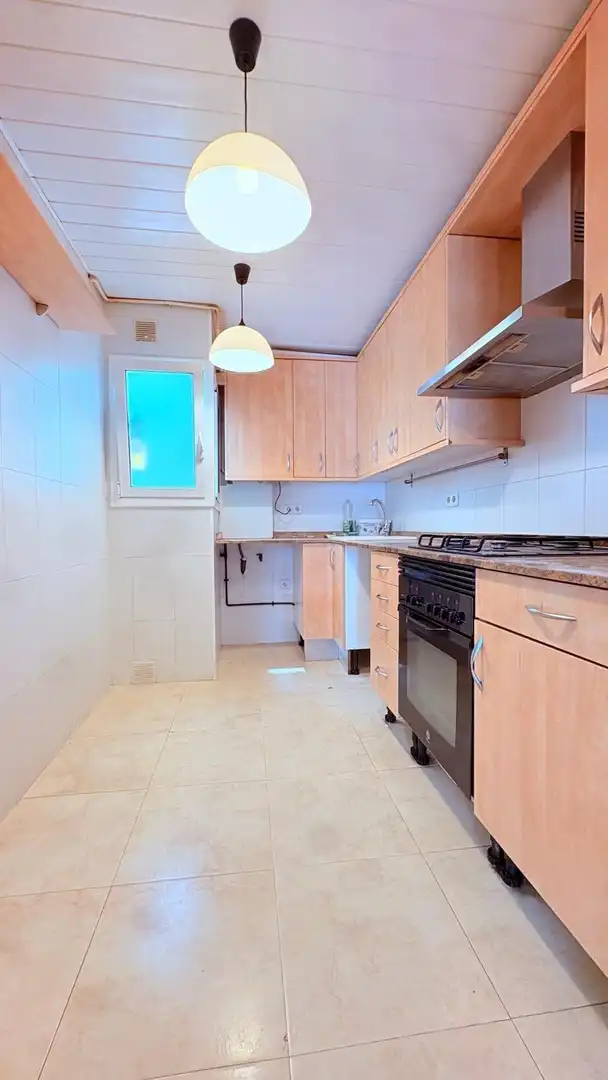 Cocina de Piso en venta en Castellar del Vallès con Calefacción y Terraza