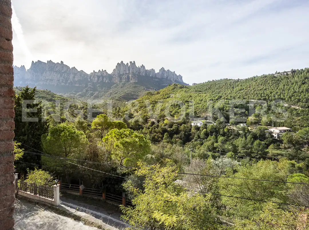 Vista exterior de Casa o xalet en venda en Marganell amb Aire condicionat, Calefacció i Jardí privat