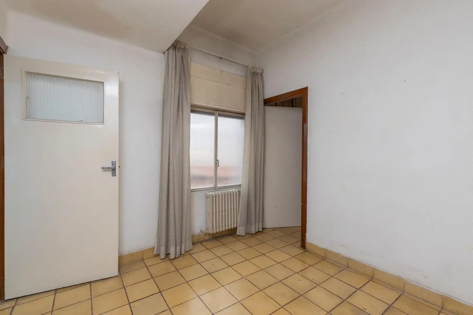 Habitación de Piso en venta en Granada con Calefacción