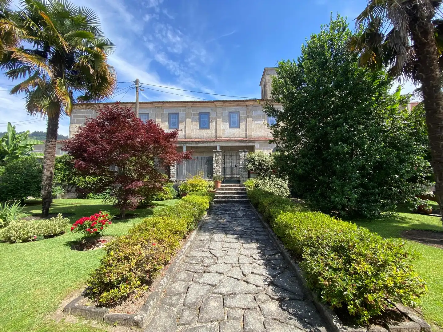 Vista exterior de Casa o xalet en venda en Leiro amb Aire condicionat, Calefacció i Jardí privat