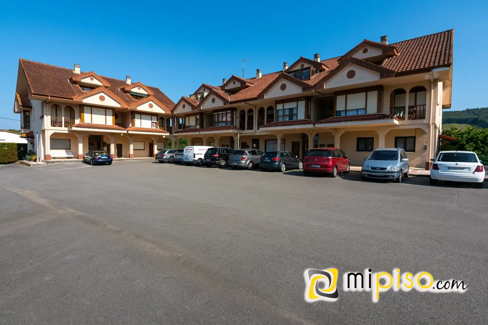 Parking de Piso en venta en Arnuero con Calefacción, Terraza y Amueblado
