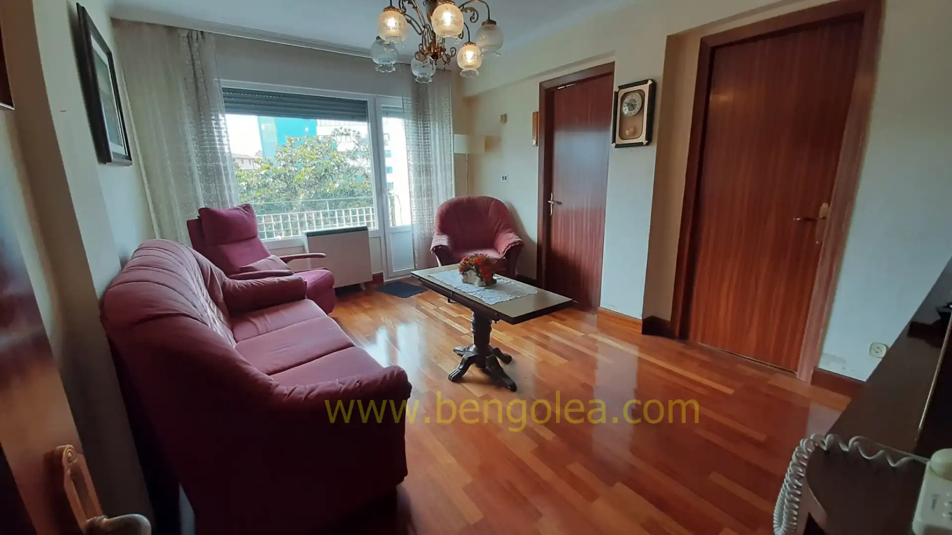 Sala de estar de Piso en venta en Barakaldo  con Terraza, Trastero y Amueblado