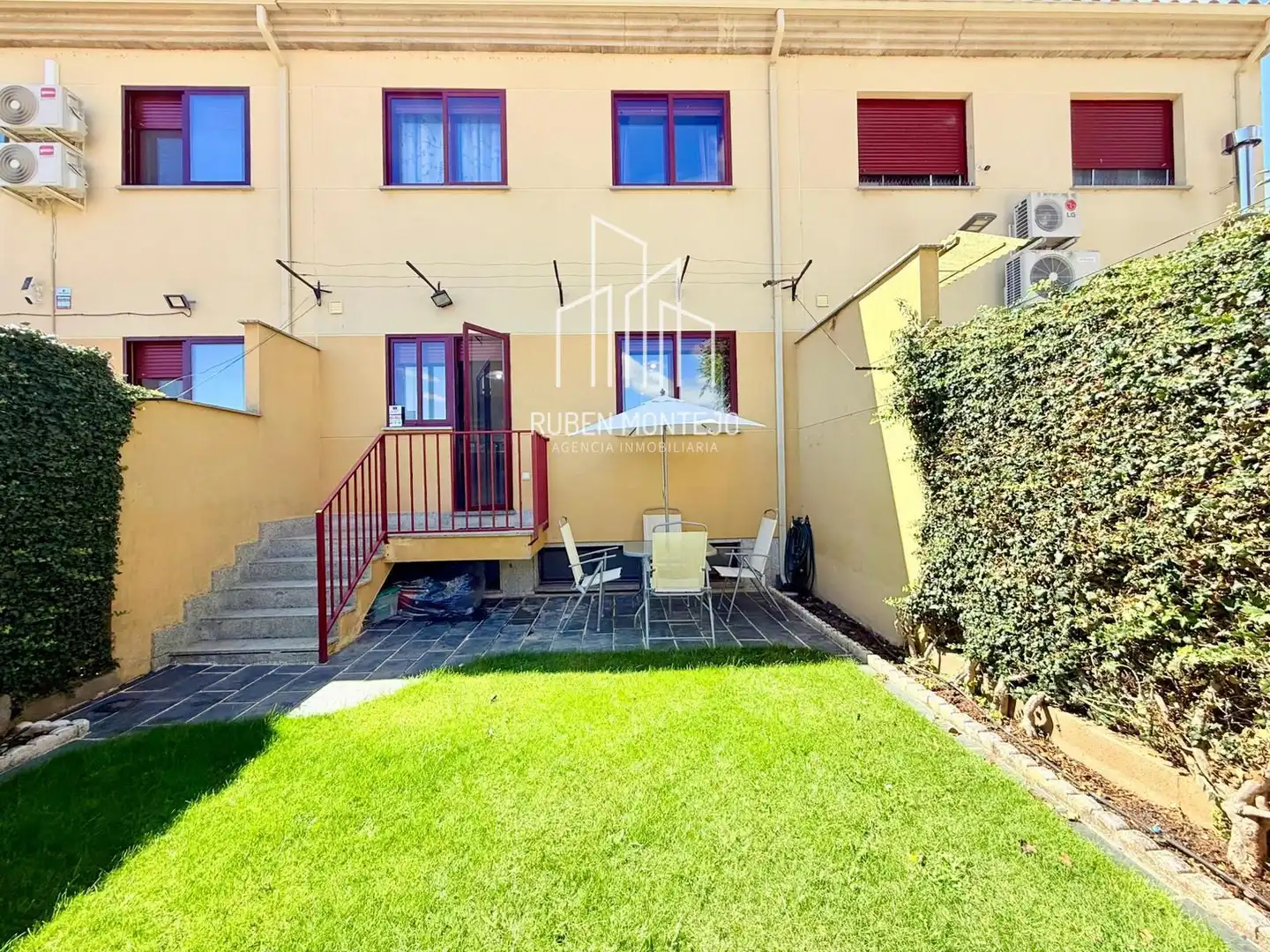Vista exterior de Casa adosada en venta en Galindo y Perahuy con Calefacción, Jardín privado y Terraza