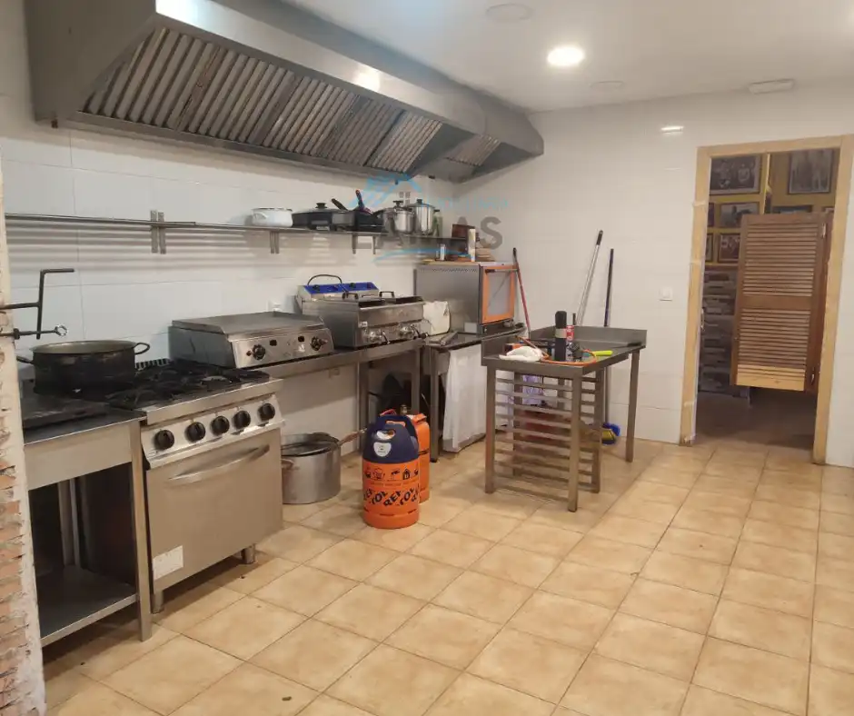Kitchen of Commercial properties for sale in Valdelacasa de Tajo  with Heating and Furnished