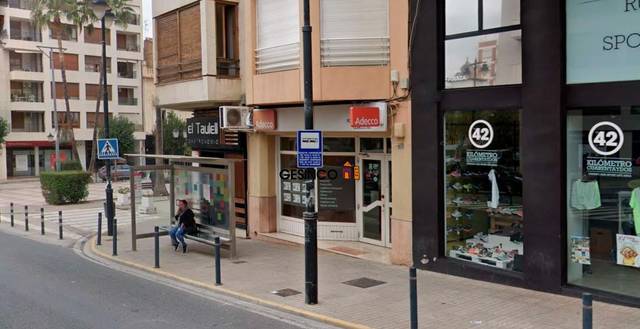 Local comercial en Alquiler en Avenida Avenida Ramón y Cajal, 3 en Centro