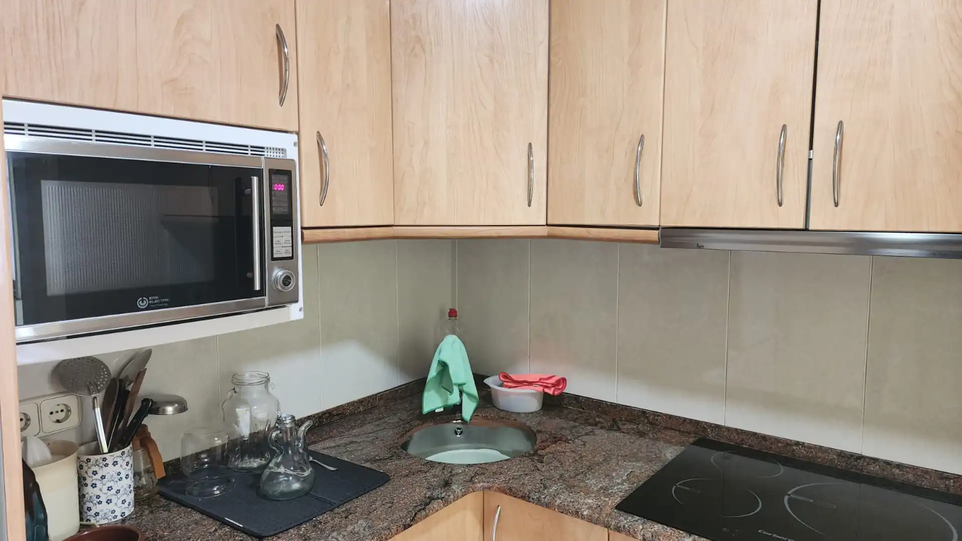 Cuina de Pis en venda en Sant Joan Despí amb Calefacció, Moblat i Forn