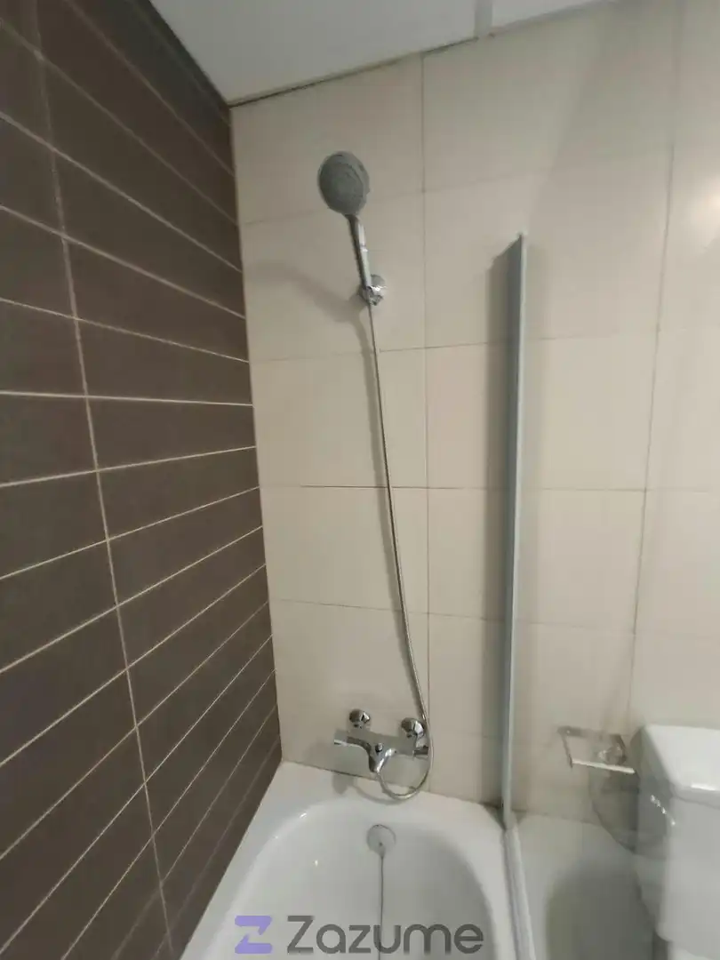 Bathroom of Flat for rent in Alginet  with Storage room, Furnished and Oven