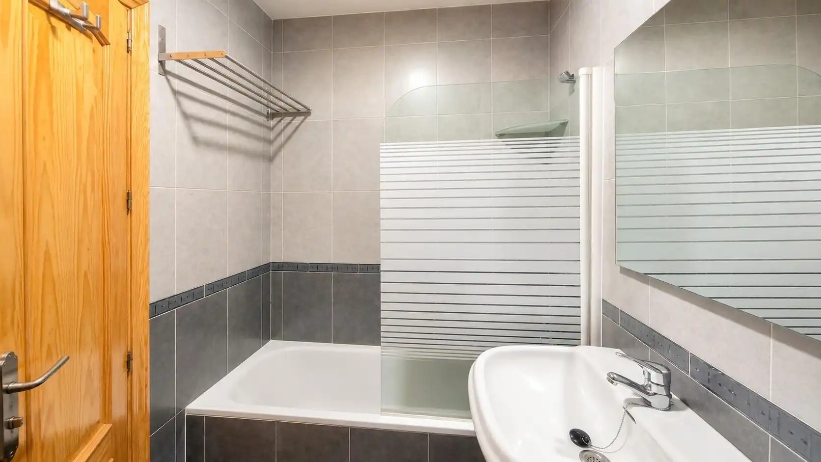 Bathroom of Flat for sale in Málaga  with Air Conditioner, Storage room and Balcony