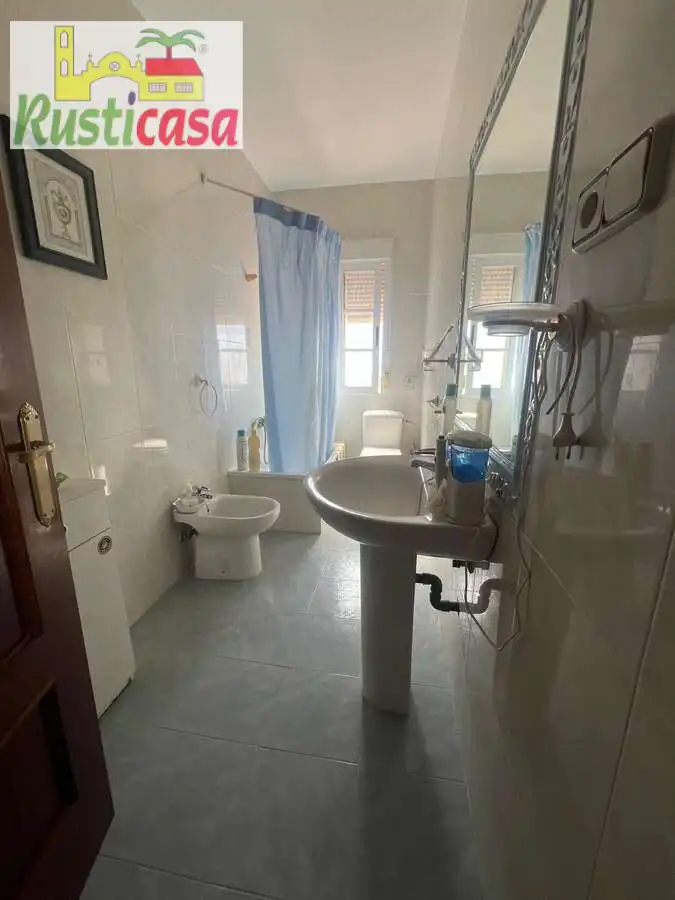 Baño de Casa o chalet en venta en Baños de la Encina con Terraza, Amueblado y Balcón