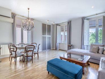 Duplex con ascensore in vendita a Calle Príncipe