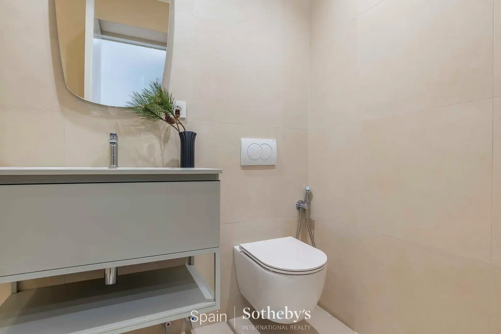 Bathroom of Apartments for sale in Madrid  with Air Conditioner and Heating