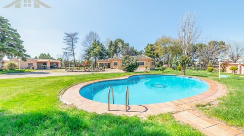 EN VENTA: IMPRESIONANTE FINCA RÚSTICA EN UNA SOLA PLANTA CON PISCINA Y AMPLIAS ZONAS DE OCIO