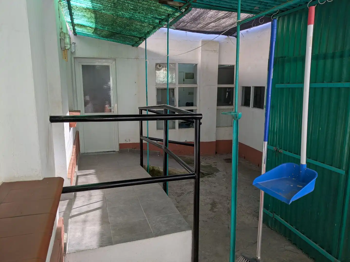 Vista exterior de Casa o xalet en venda en Monzón amb Aire condicionat, Calefacció i Jardí privat