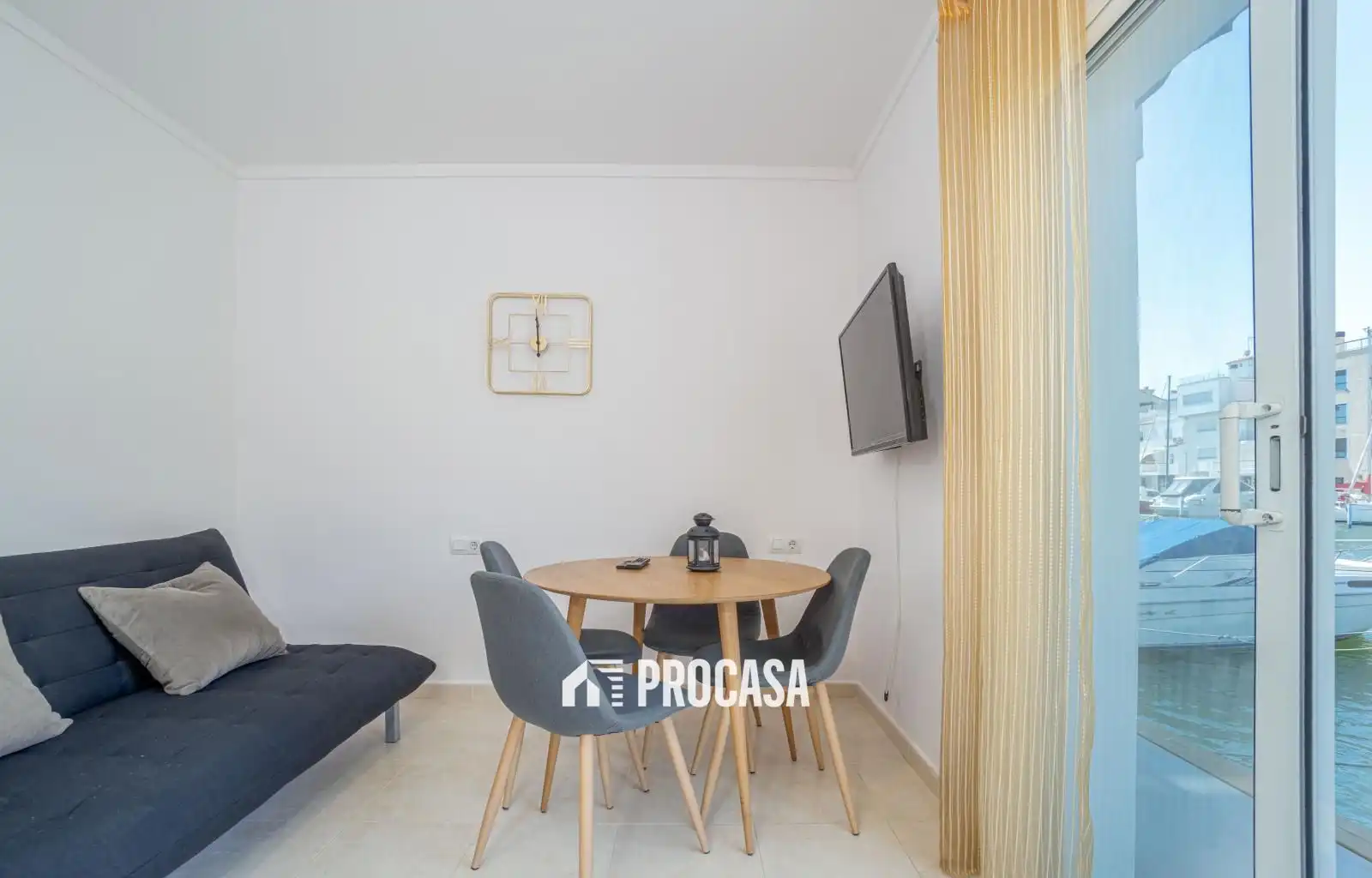 Dormitori de Casa adosada en venda en Empuriabrava amb Aire condicionat, Calefacció i Traster