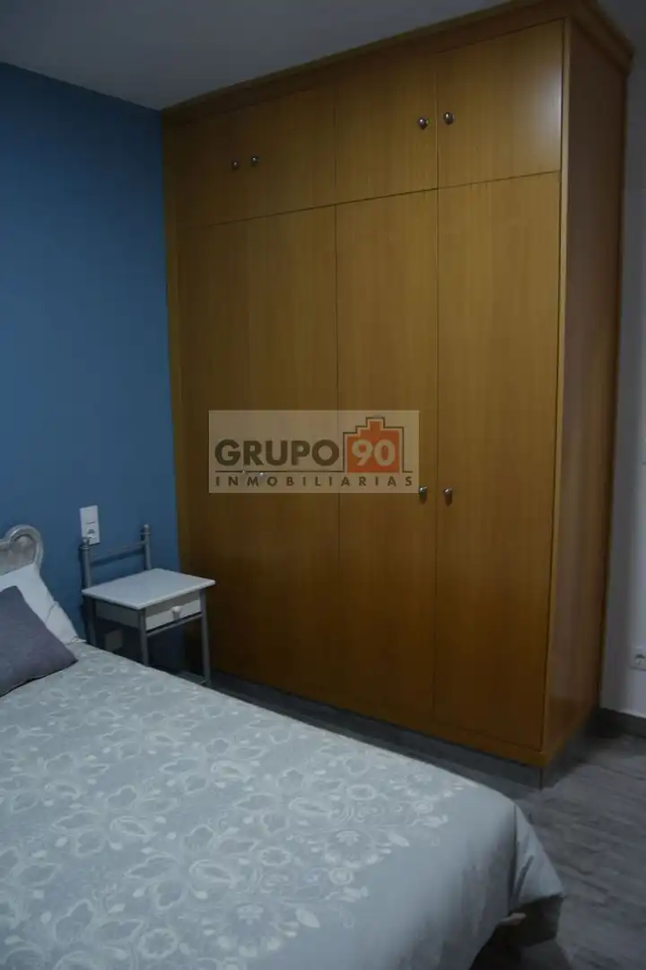 Habitación de Casa adosada en venta en Requena con Terraza y Trastero