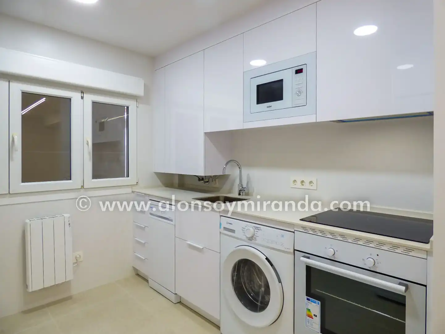 Küche von Wohnung zur Miete in Gijón  mit Heizung und Abstellraum