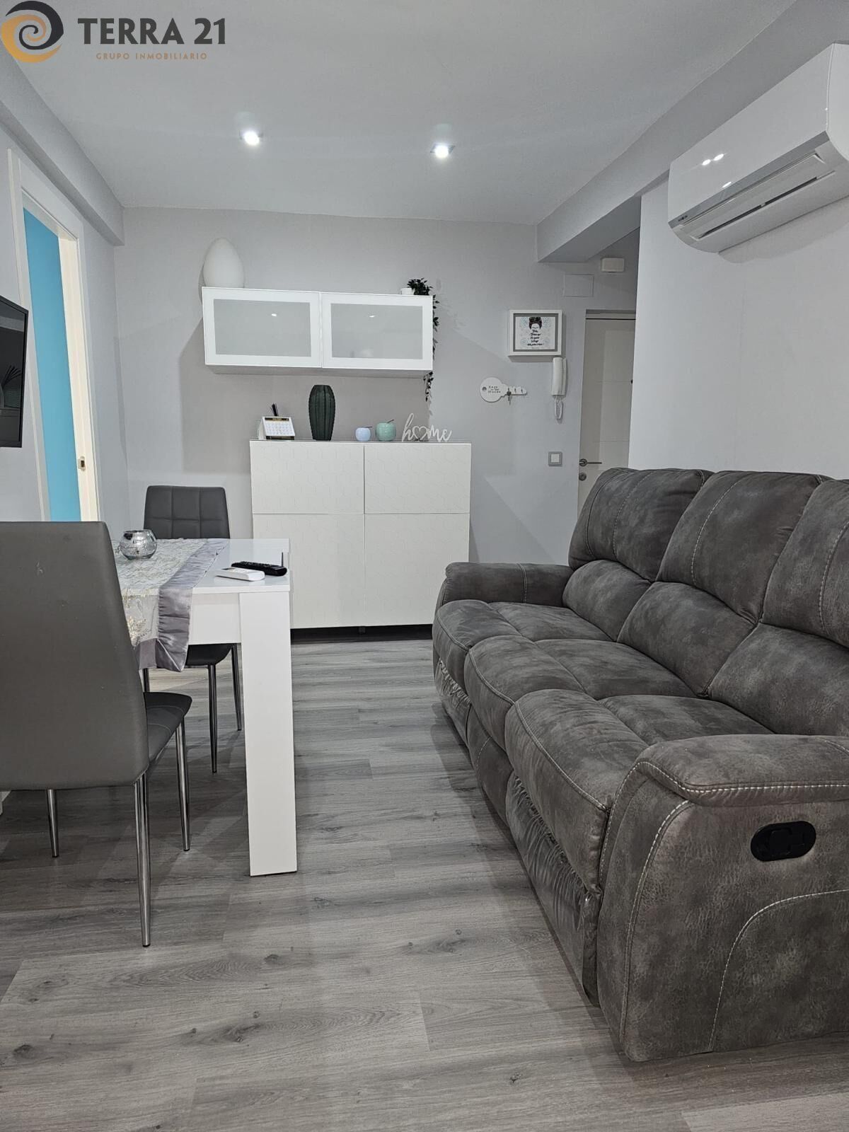 Sala d'estar de Pis de lloguer en  Jaén Capital amb Aire condicionat