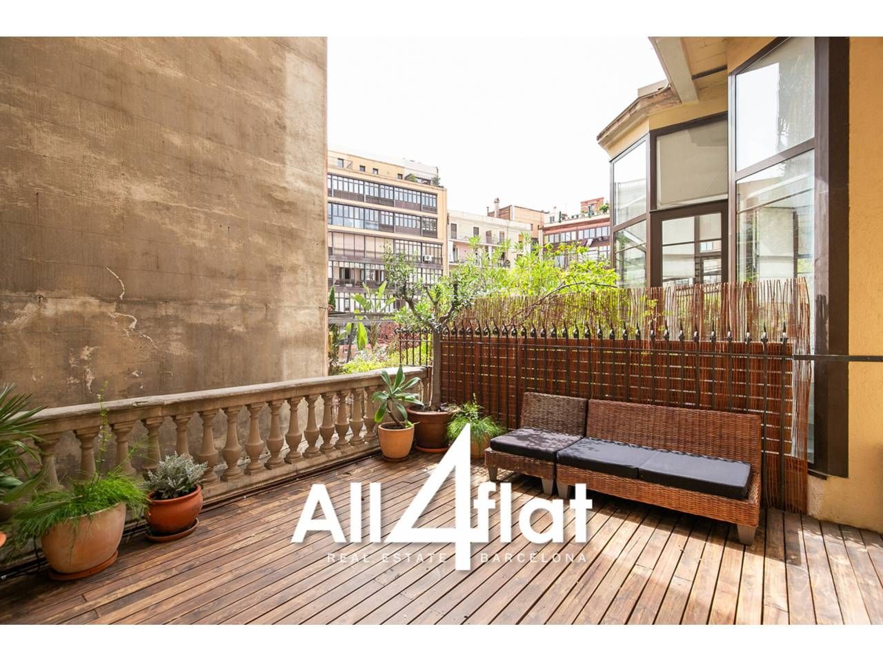 Terrassa de Pis de lloguer en  Barcelona Capital amb Aire condicionat, Parquet i Moblat