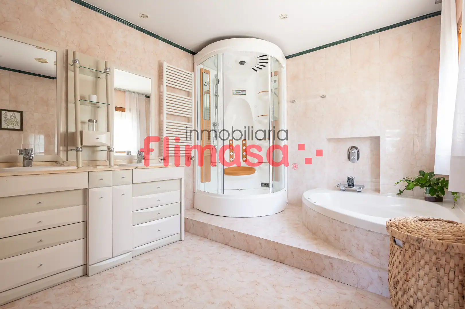 Baño de Casa o chalet en venta en Villaviciosa de Odón con Aire acondicionado, Calefacción y Jardín privado