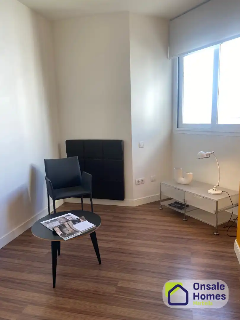 Wohnzimmer von Wohnung zum Verkauf in Marbella mit Klimaanlage, Terrasse und Abstellraum