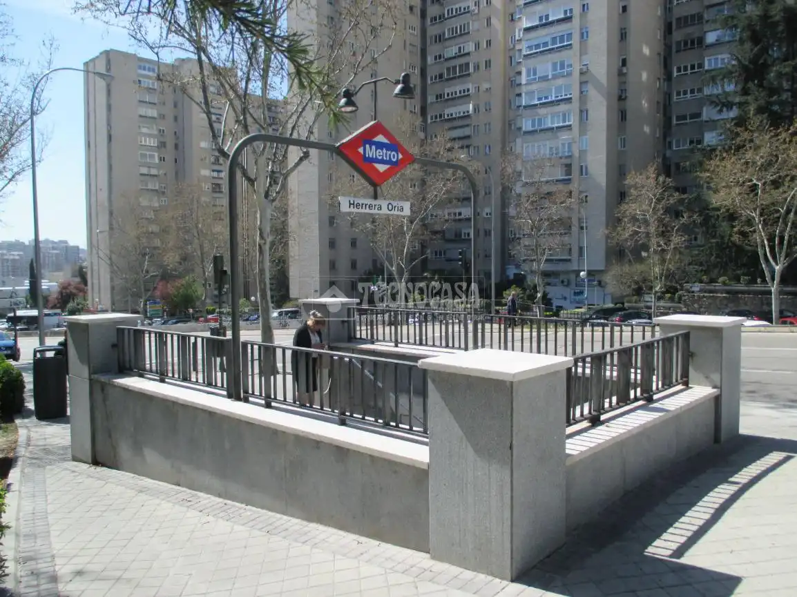 Außenansicht von Wohnung zum Verkauf in Madrid mit Heizung, Privatgarten und Schwimmbad