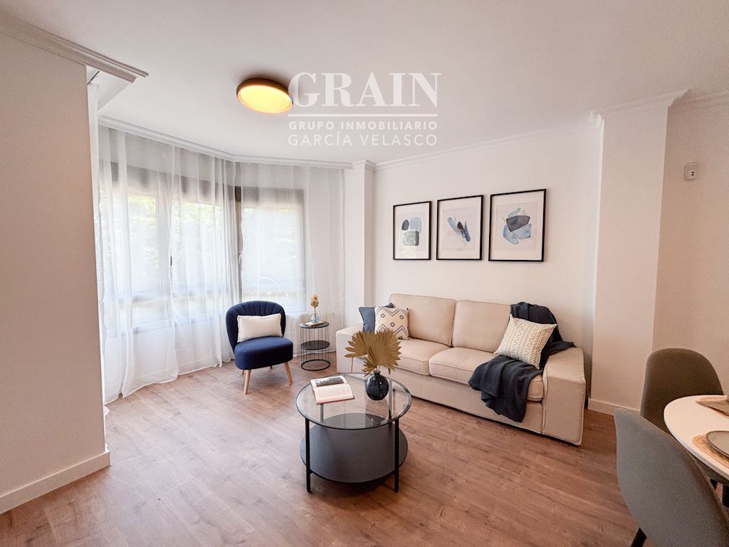 Sala d'estar de Apartament en venda en  Albacete Capital amb Calefacció, Traster i Balcó