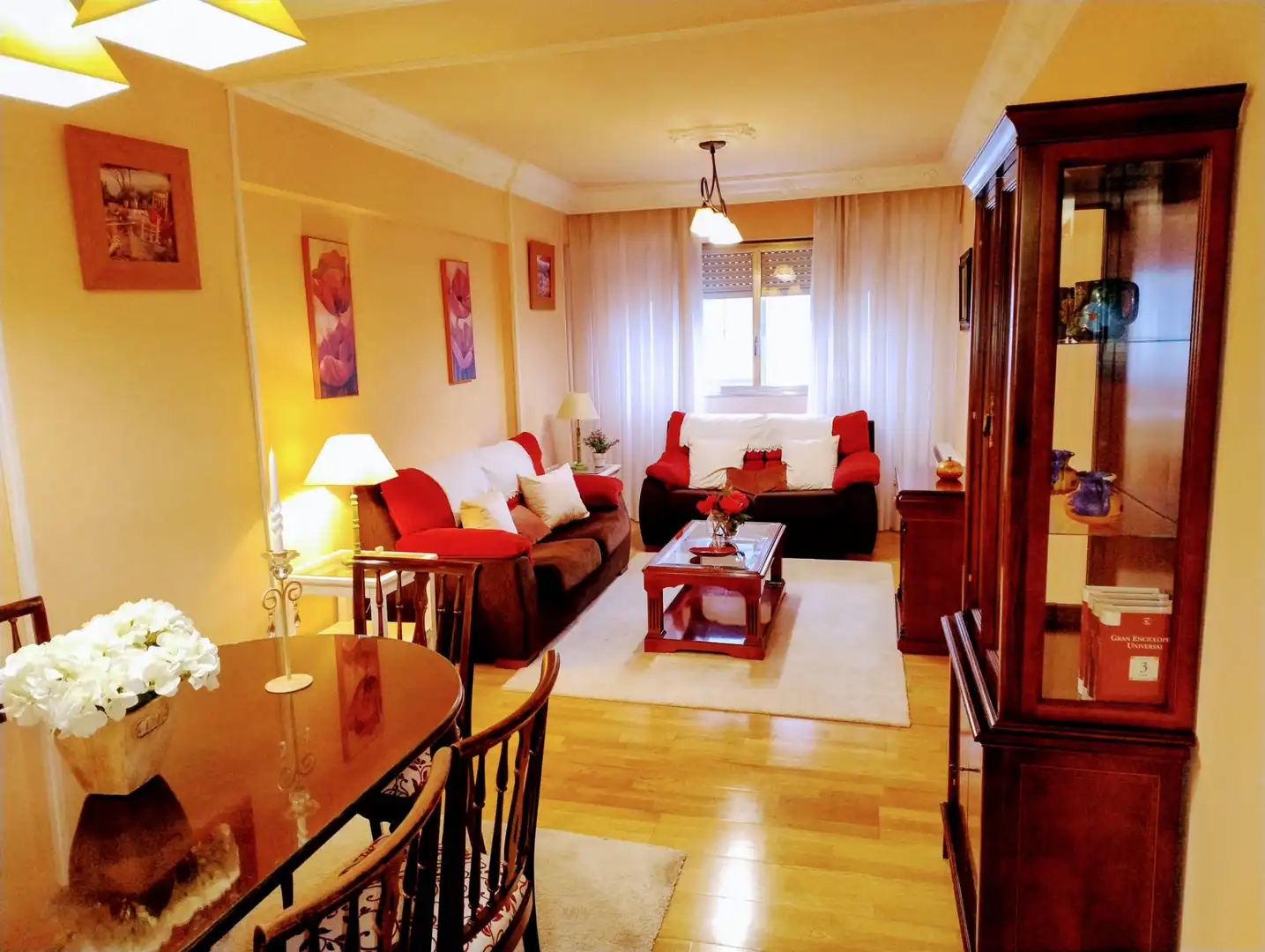 Living room of Flat for rent in Santiago de Compostela   with Heating, Furnished and Oven