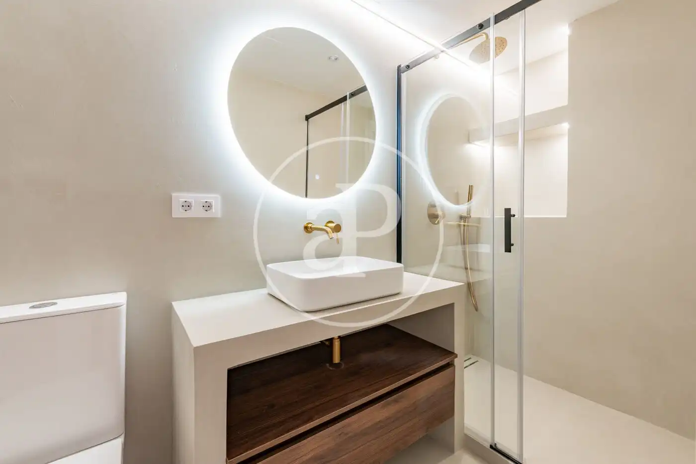Baño de Piso de alquiler en Madrid con Aire acondicionado, Calefacción y Se aceptan mascotas