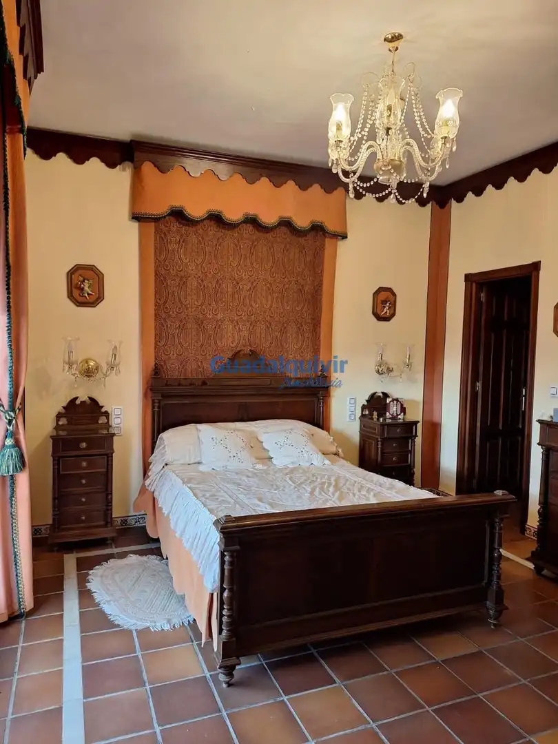 Dormitori de Casa o xalet en venda en Brenes amb Aire condicionat i Terrassa