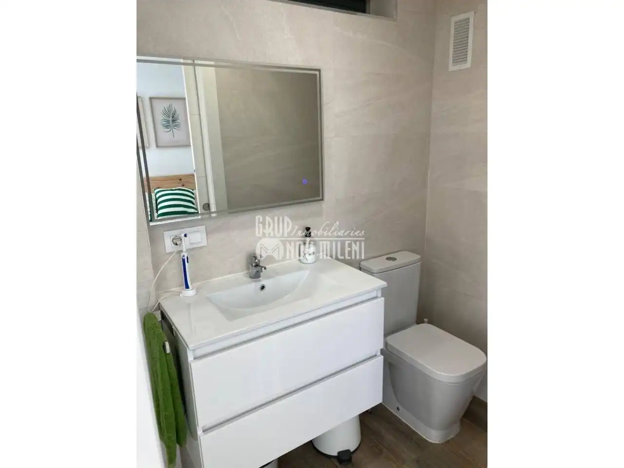 Baño de Apartamento de alquiler en Valencia con Aire acondicionado, Terraza y Trastero