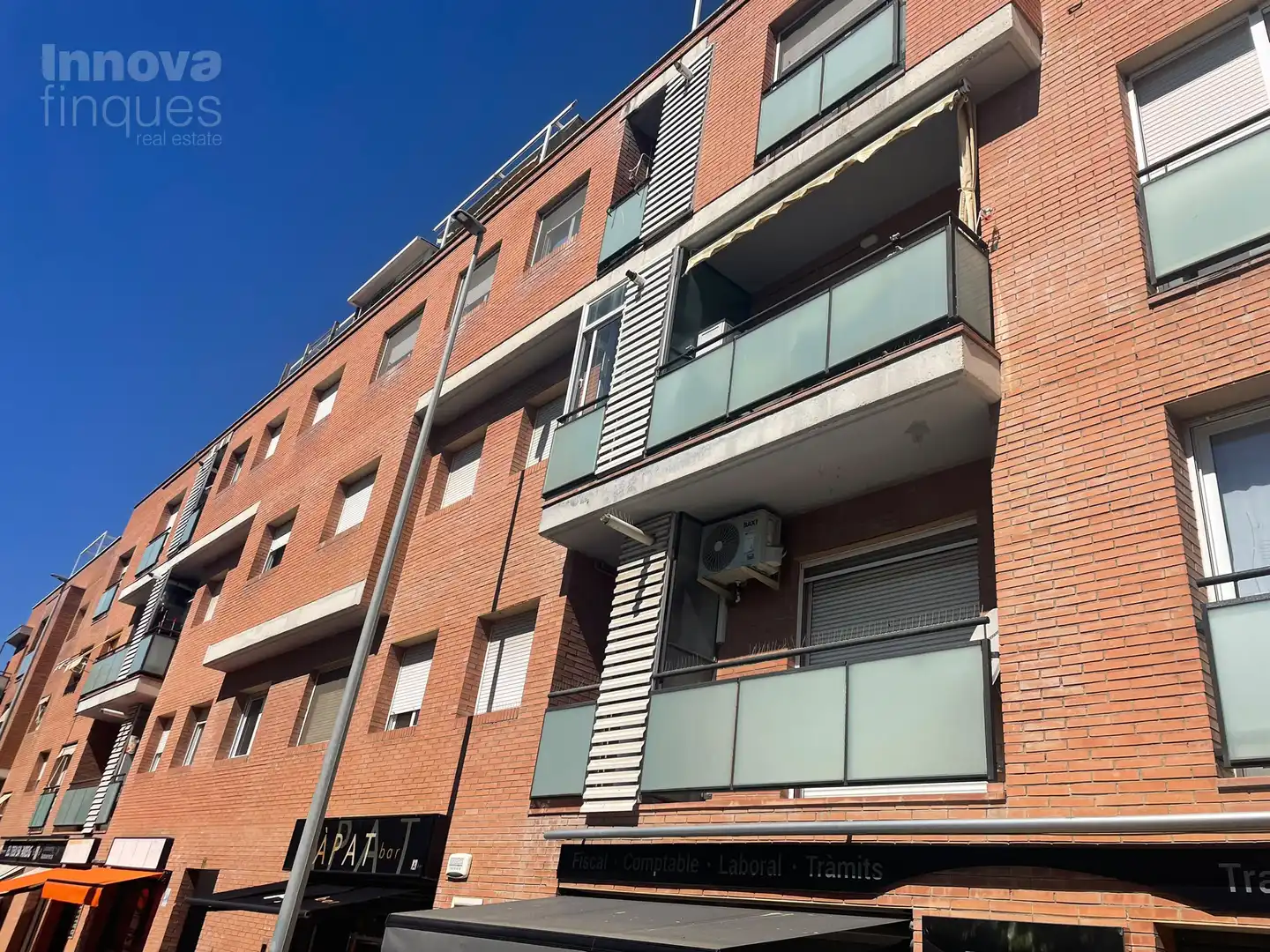 Vista exterior de Piso en venta en Vilanova del Camí con Calefacción