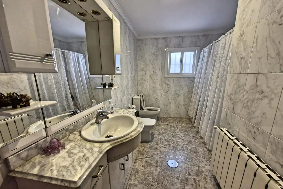 Terraced house with garden for sale in Guaro, imagen 9