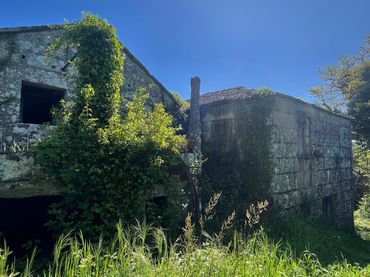 Casa rústica con balcón en venta en O Irixo