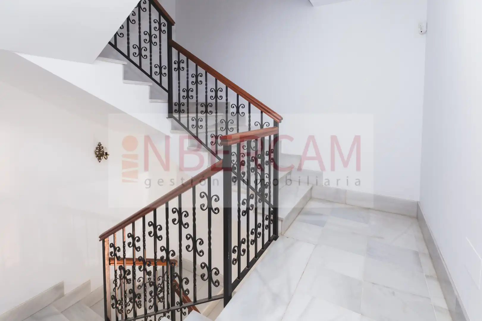 Einfamilien-Reihenhaus zum Verkauf in El Ejido mit Privatgarten, Terrasse und Balkon