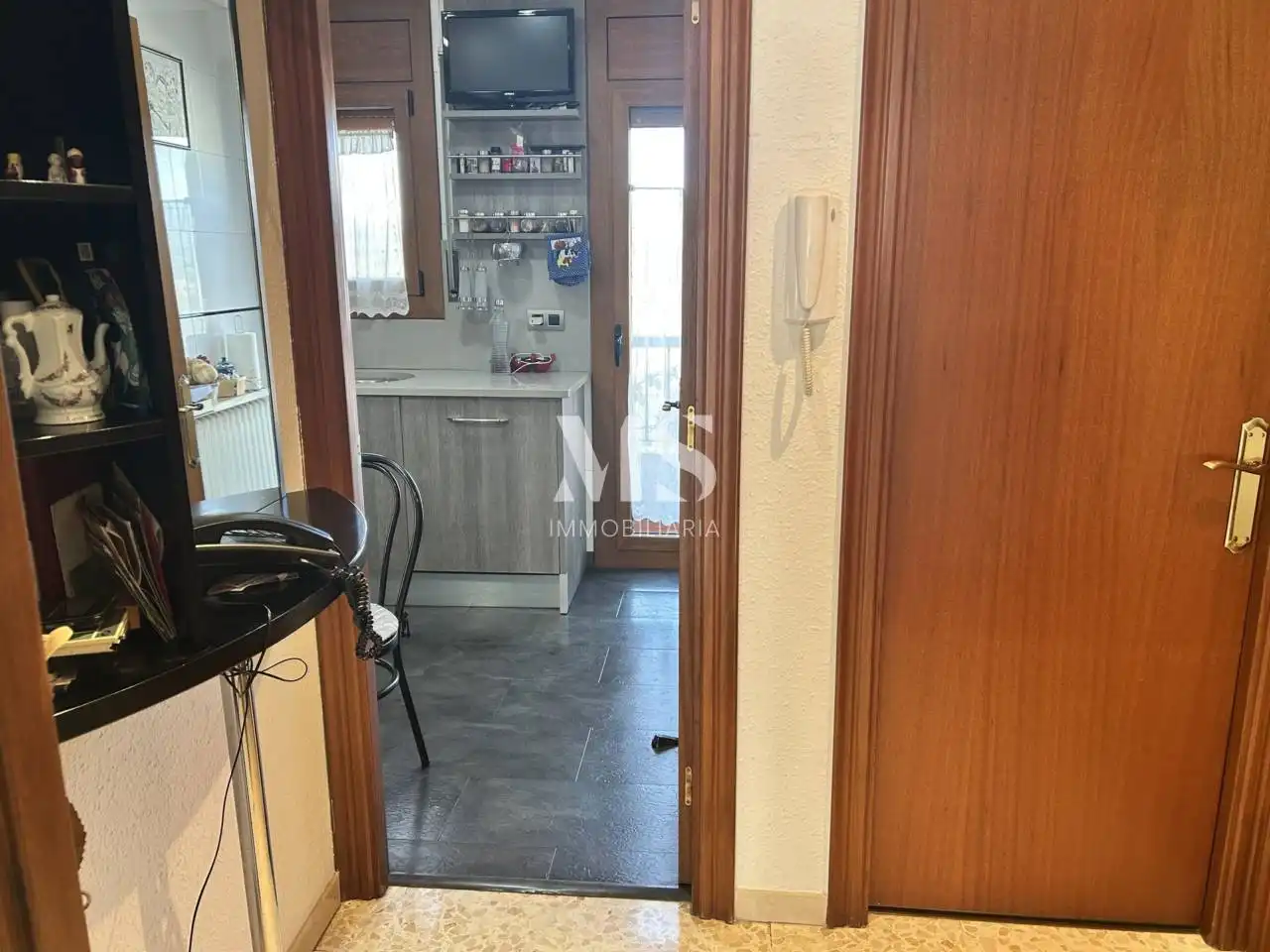 Cuina de Casa adosada en venda en Vic amb Aire condicionat, Calefacció i Jardí privat
