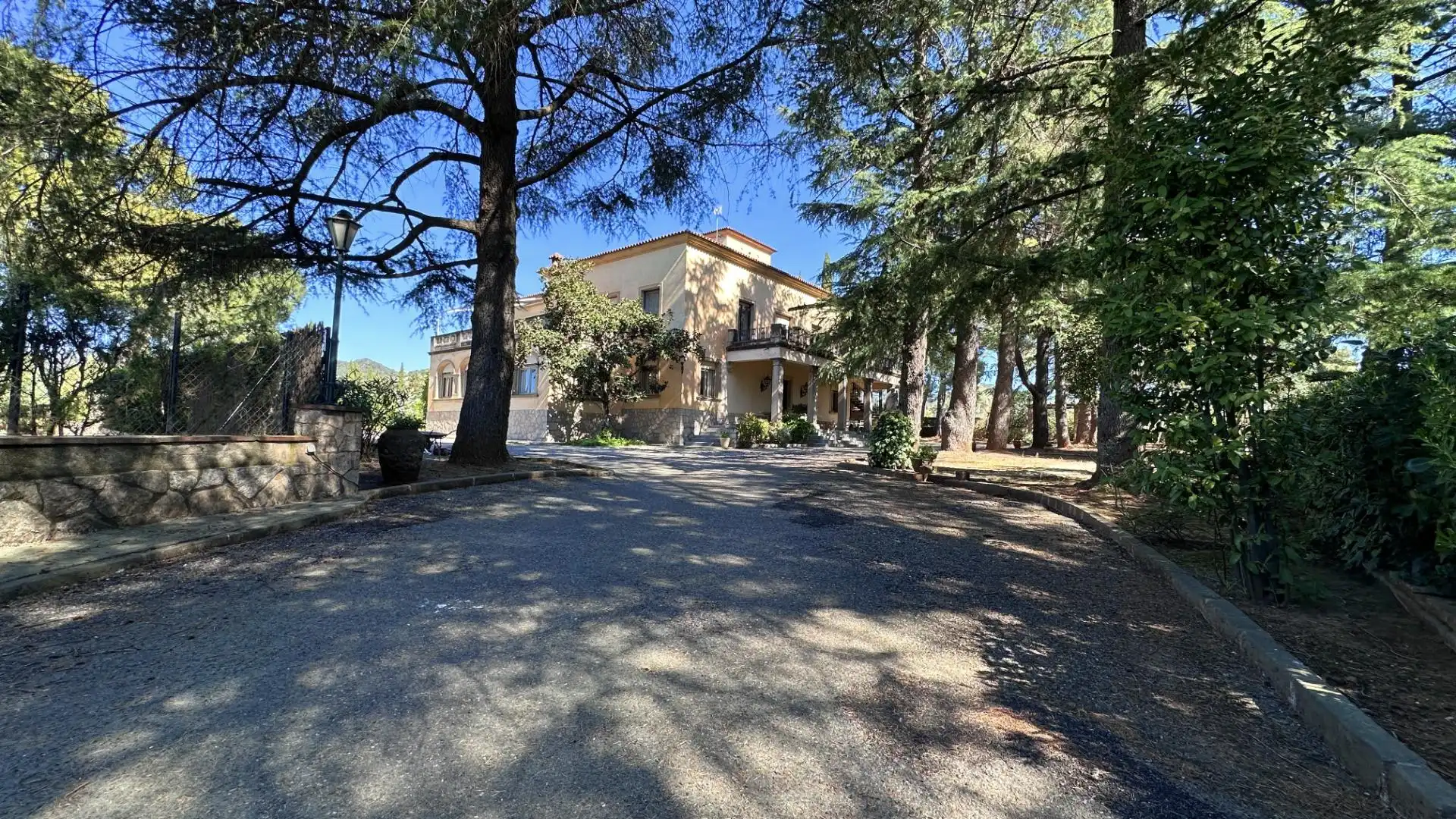 Vista exterior de Casa o chalet en venta en Terrassa con Aire acondicionado, Calefacción y Jardín privado