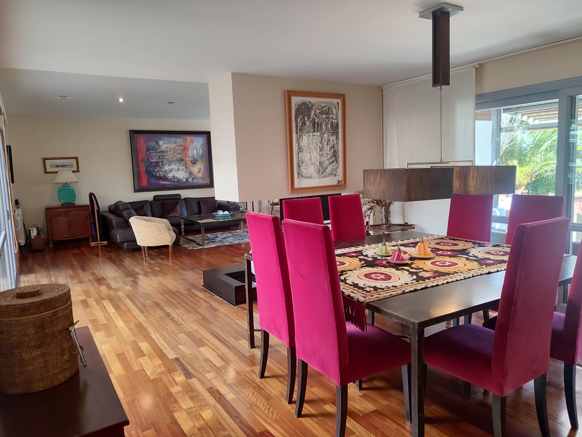 Menjador de Casa adosada en venda en Alcalá de Guadaira amb Aire condicionat, Calefacció i Jardí privat