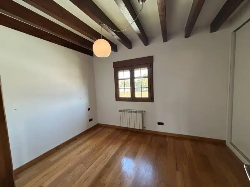 Sala de estar de Casa o chalet en venta en Santander con Calefacción, Trastero y Piscina