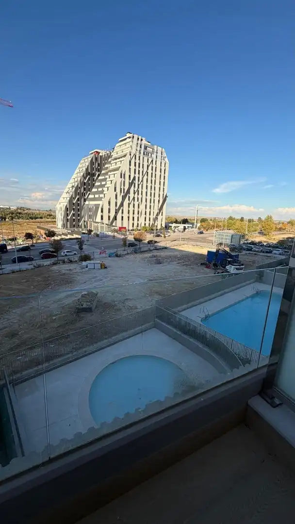 Piscina de Apartament de lloguer en Hortaleza