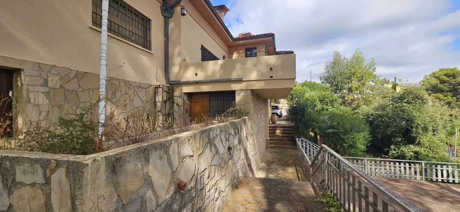 Vista exterior de Casa o xalet en venda en Corbera de Llobregat amb Aire condicionat i Calefacció