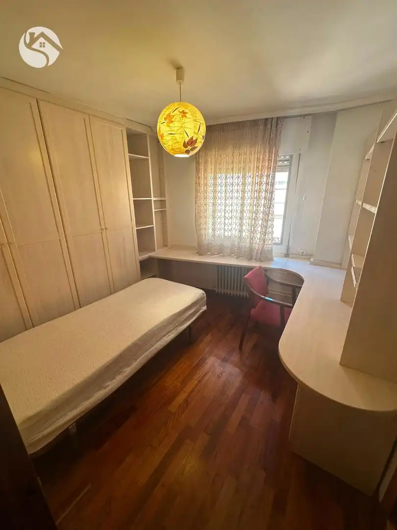 Bedroom of Flat for rent in Cuenca  with Heating