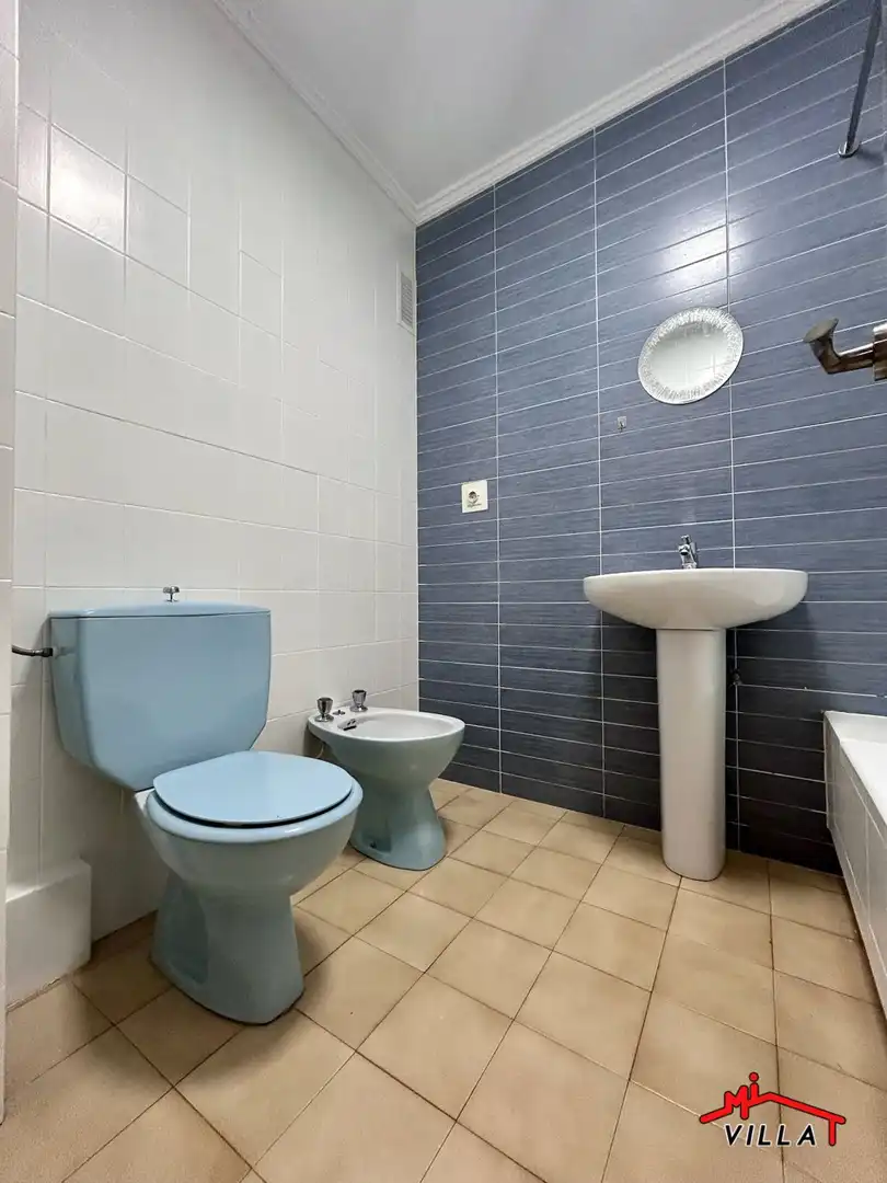 Baño de Piso en venta en Laredo con Terraza