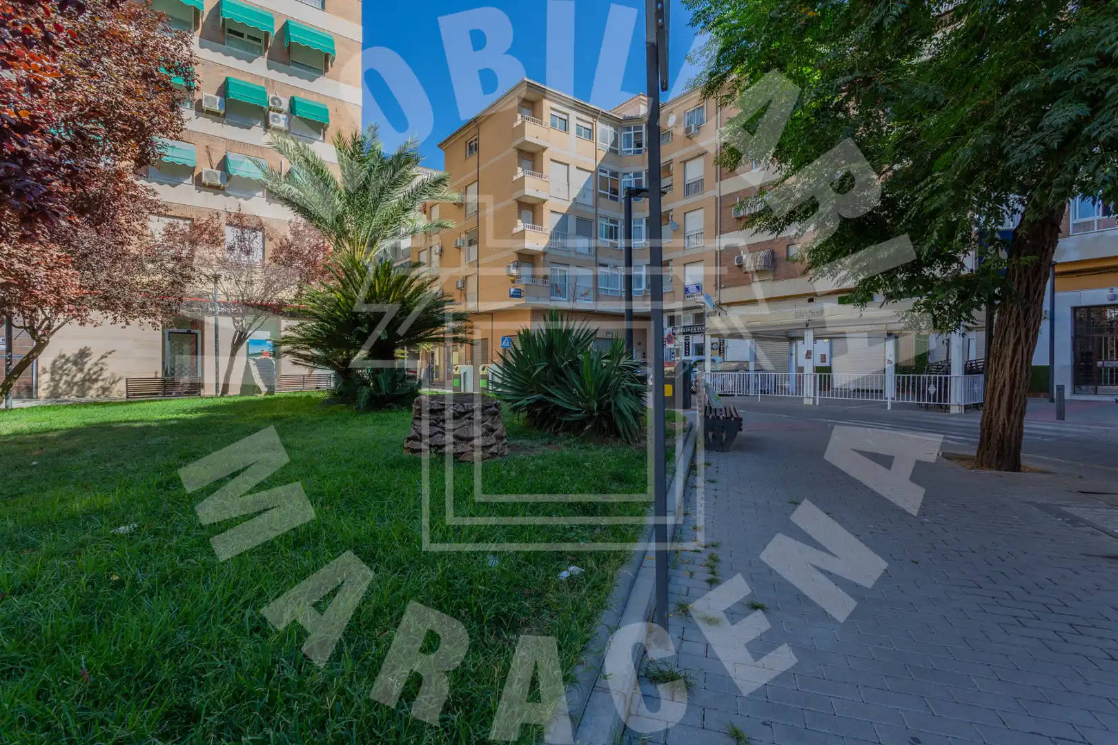 Vista exterior de Apartamento en venta en Maracena con Aire acondicionado, Terraza y Horno