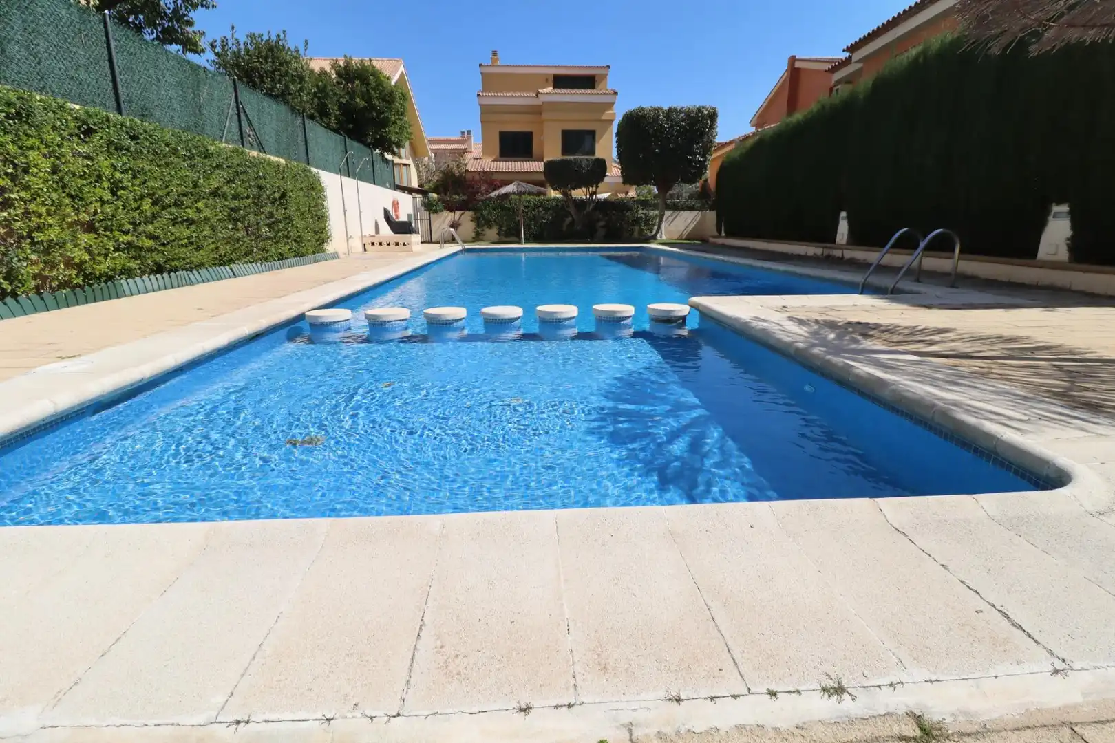 Chalet con piscina en alquiler en Pobles del Nord, imagen 36